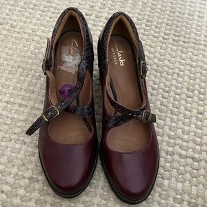 CLARKS Artisan Aubergine Snakeskin Mary Jane Violet Snake Skin Back Shoes